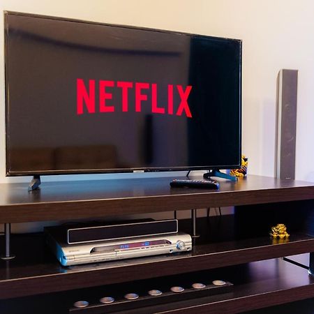 Comfy Apartment With Private Parking And Netflix بوخارست المظهر الخارجي الصورة