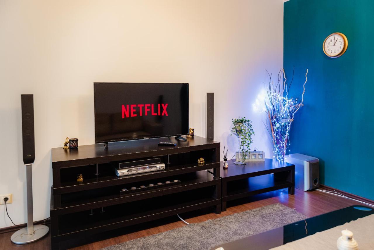 Comfy Apartment With Private Parking And Netflix بوخارست المظهر الخارجي الصورة