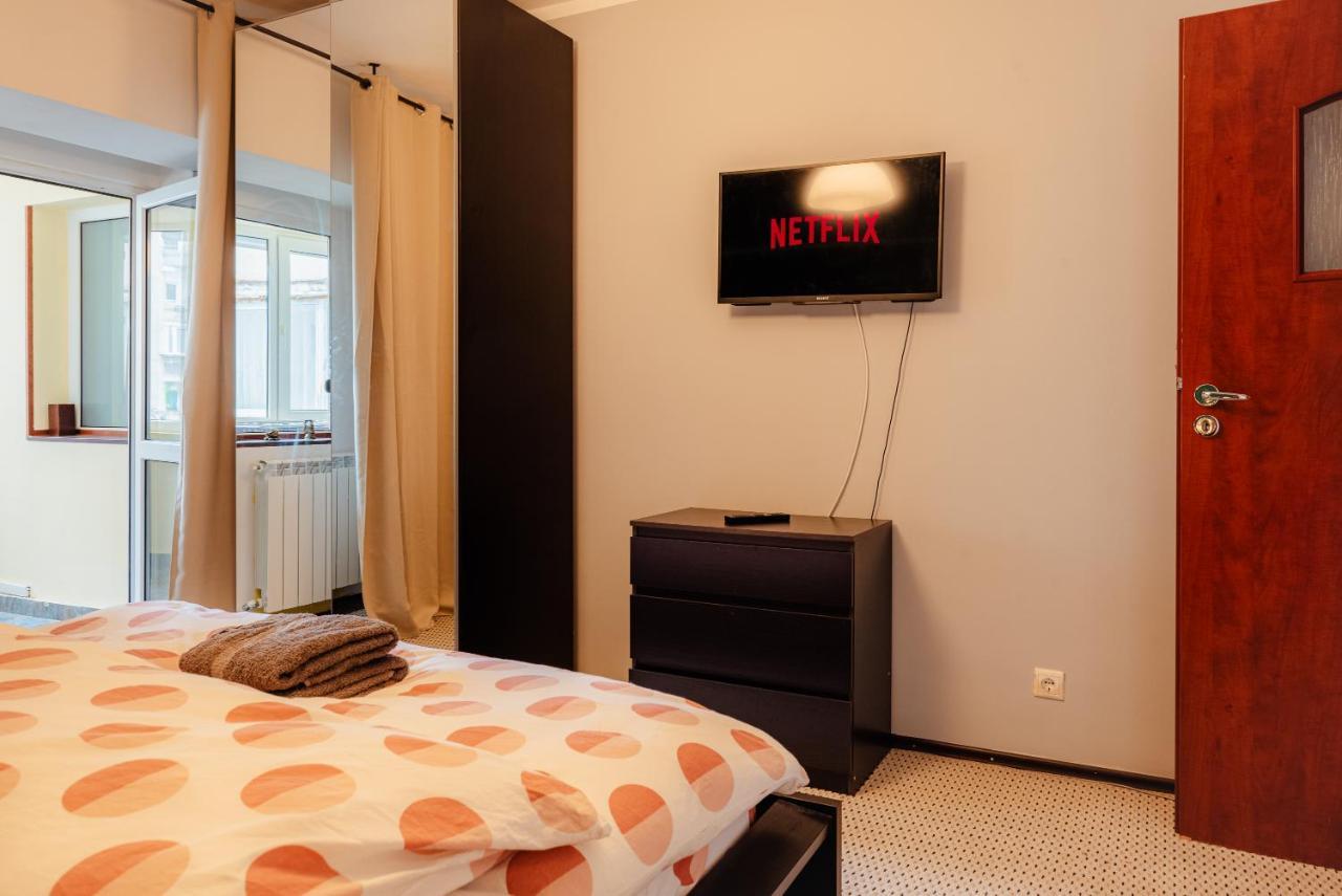 Comfy Apartment With Private Parking And Netflix بوخارست المظهر الخارجي الصورة