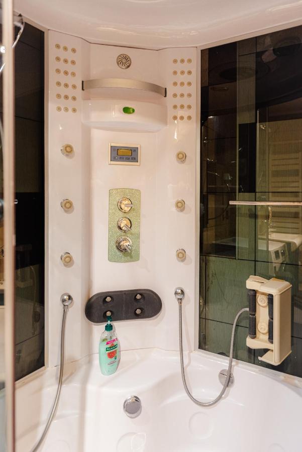 Comfy Apartment With Private Parking And Netflix بوخارست المظهر الخارجي الصورة