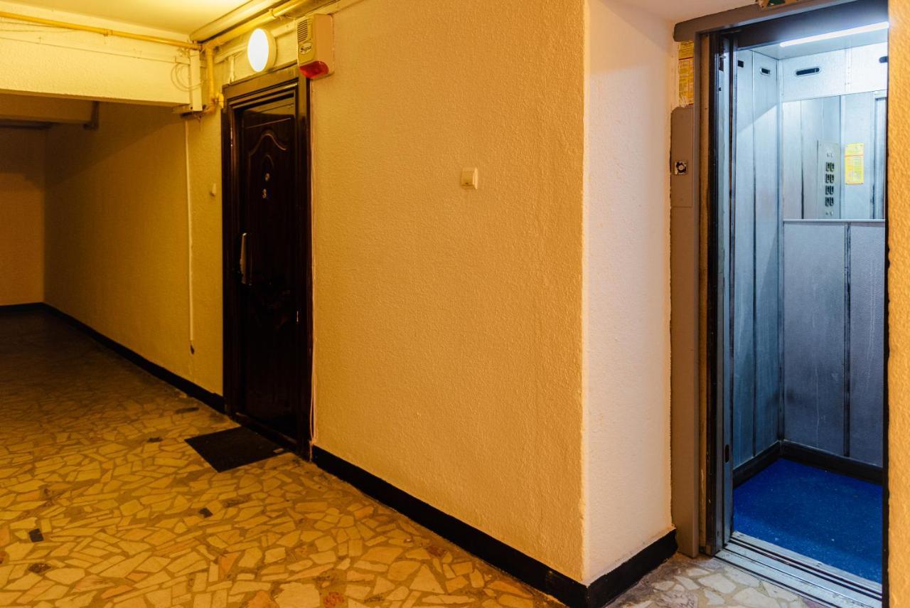 Comfy Apartment With Private Parking And Netflix بوخارست المظهر الخارجي الصورة